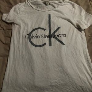 Women’s Calvin Klein t-shirt